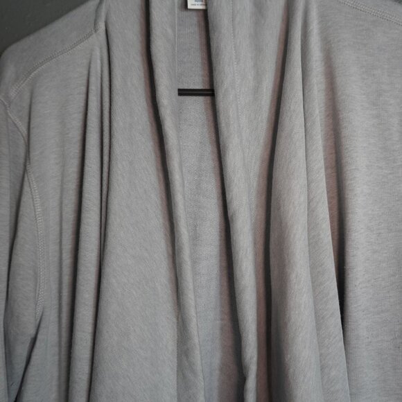 Old Navy Active Women Light Grey Athletic Cardigan Sweater Size Large Petite - Picture 4 of 8